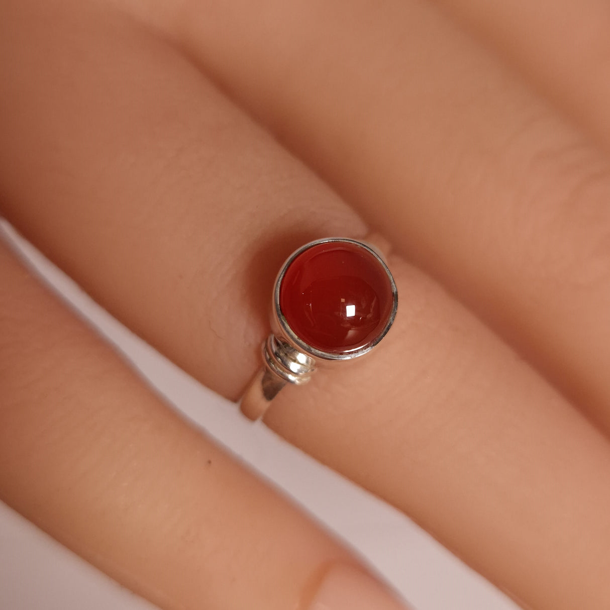 CARNELIAN RING set in STERLING SILVER 3SSR3