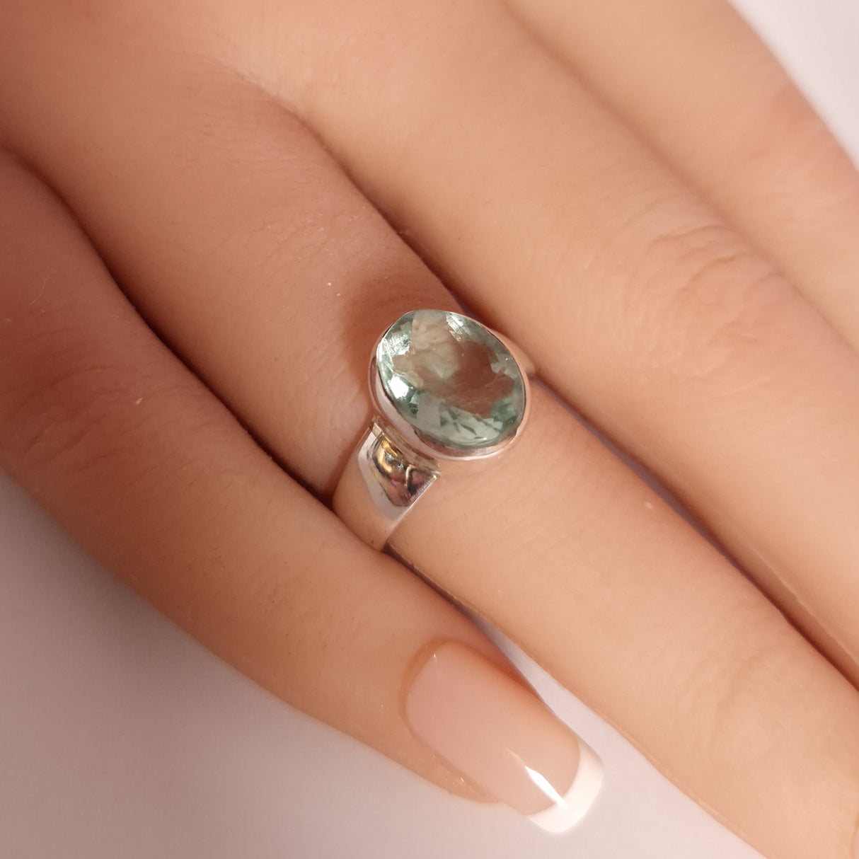 GREEN FLUORITE RING set in STERLING SILVER 3SSR19