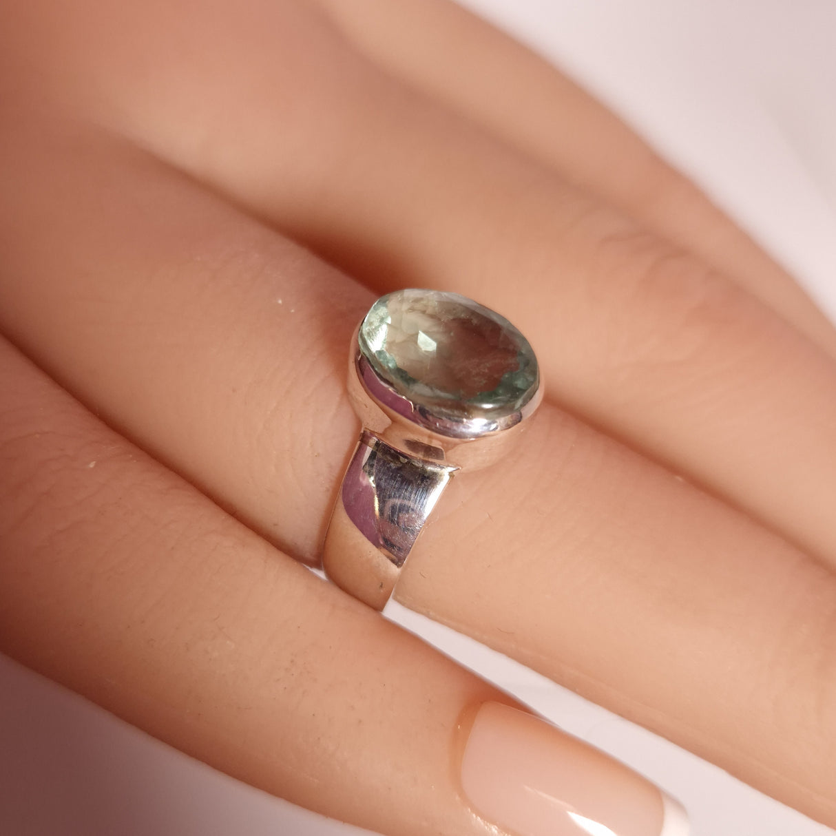 GREEN FLUORITE RING set in STERLING SILVER 3SSR19