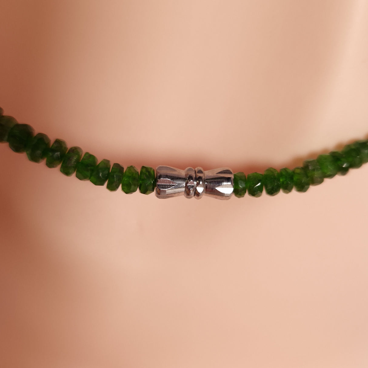 TSAVORITE GARNET NECKLACE 3SSTGN