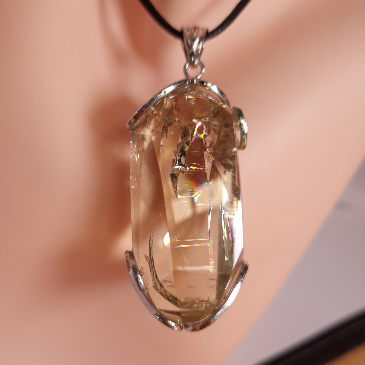HIGH GRADE QUARTZ PENDANT set in STERLING SILVER 3SSQPR3