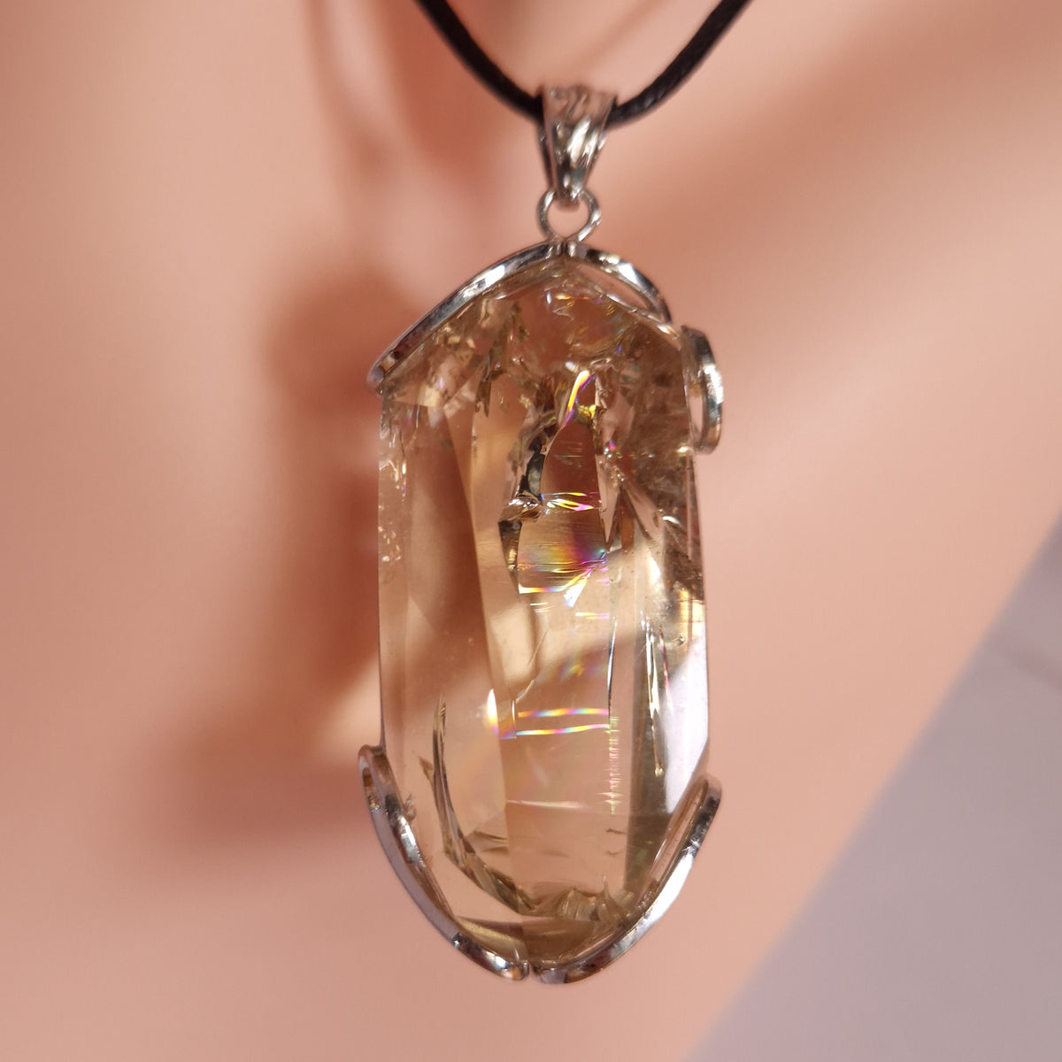 HIGH GRADE QUARTZ PENDANT set in STERLING SILVER 3SSQPR3