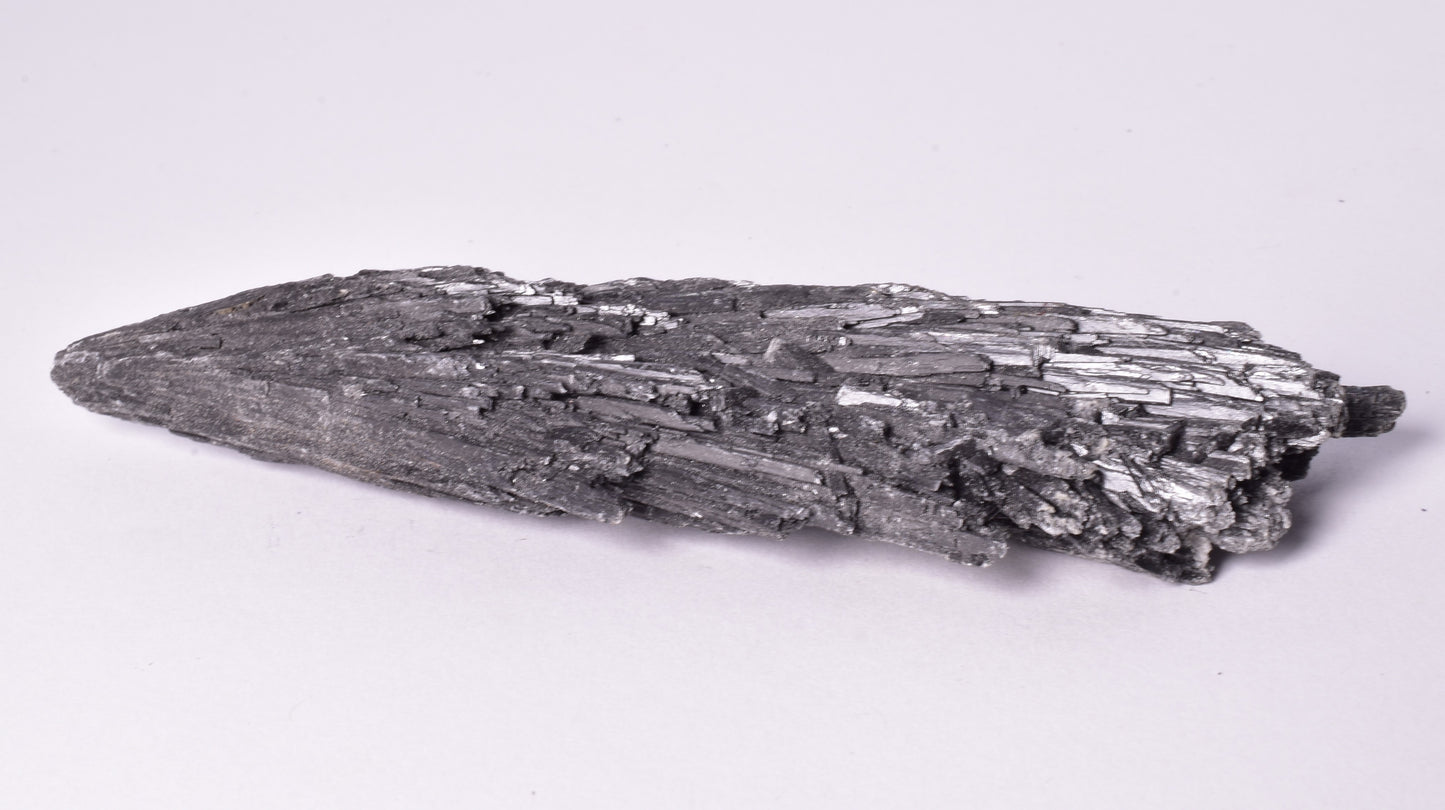 BLACK KYANITE, NATURAL FORM M295