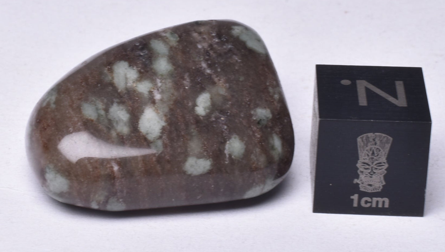 NUNDOORITE CRYSTAL TUMBLE P51