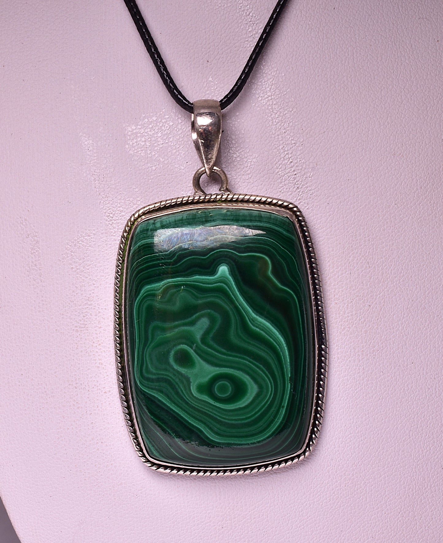 MALACHITE PENDANT set in STERLING SILVER J213