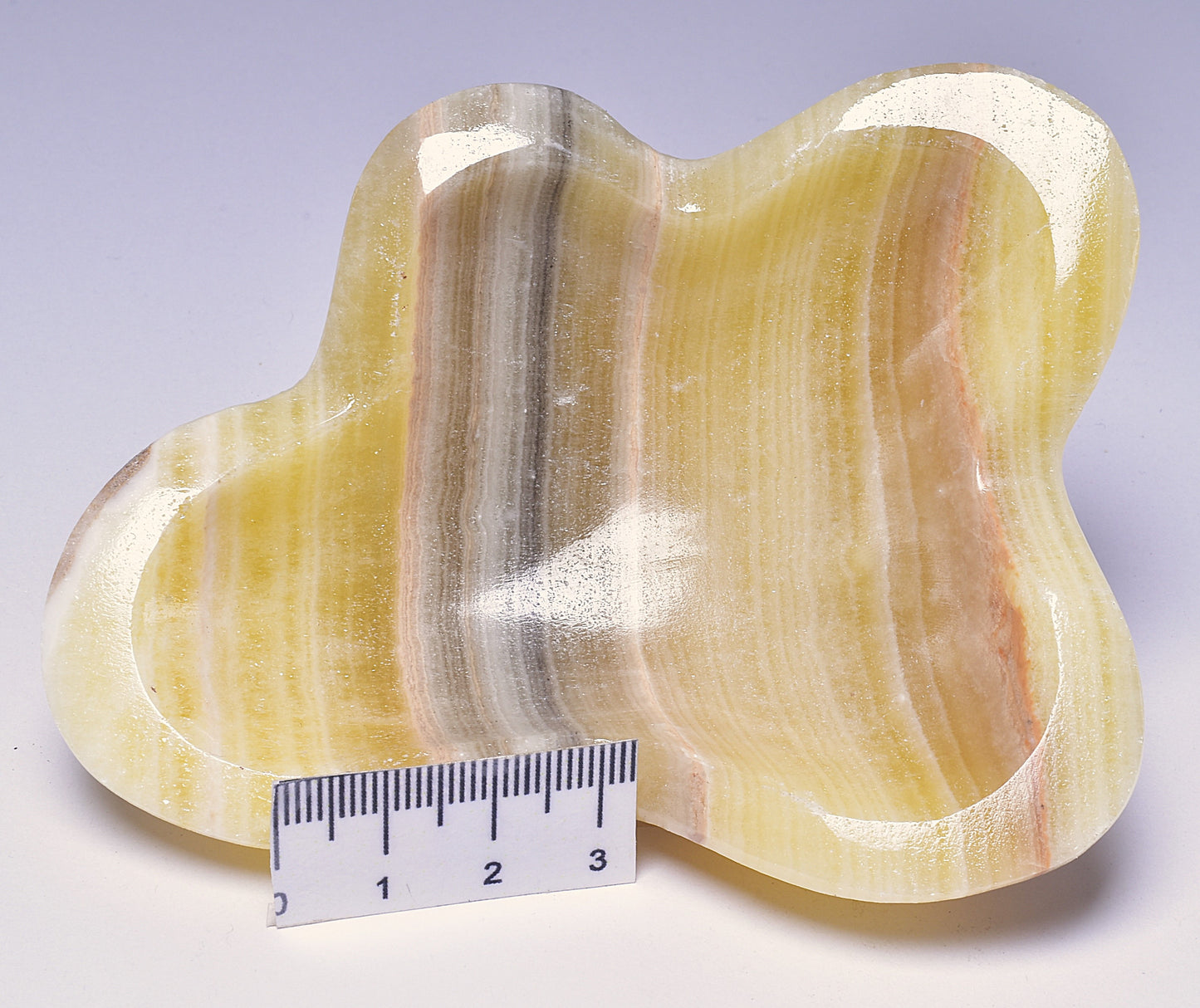 ARAGONITE DISH CARVING 9CM P2046