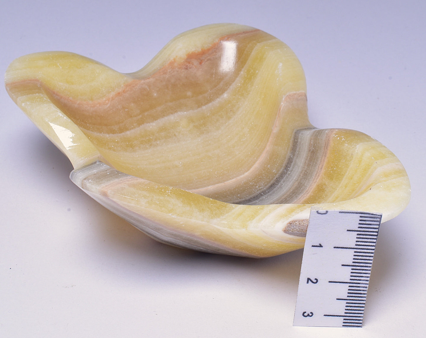 ARAGONITE DISH CARVING 9CM P2046