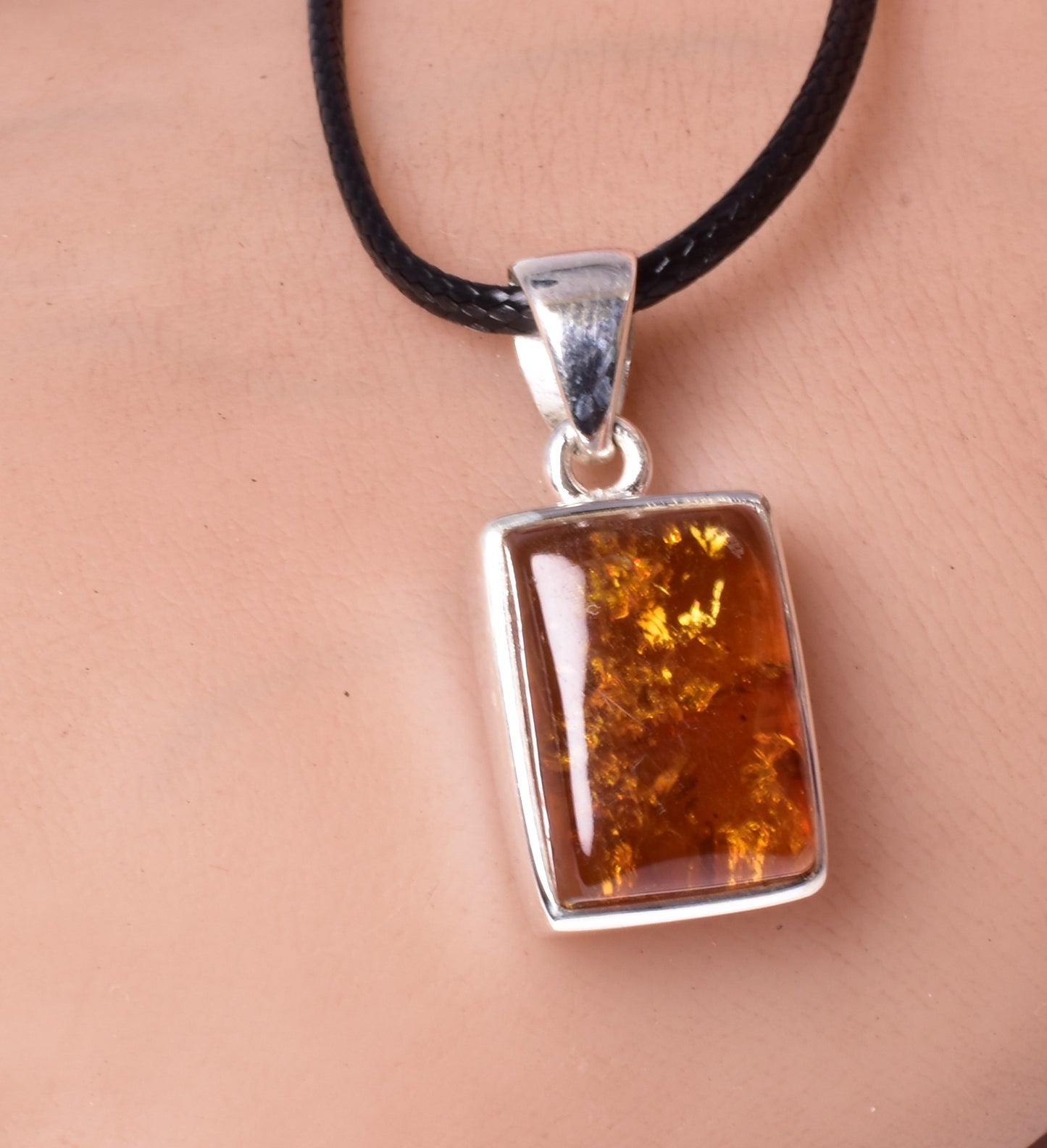 AMBER PENDANT set in STERLING SILVER J114