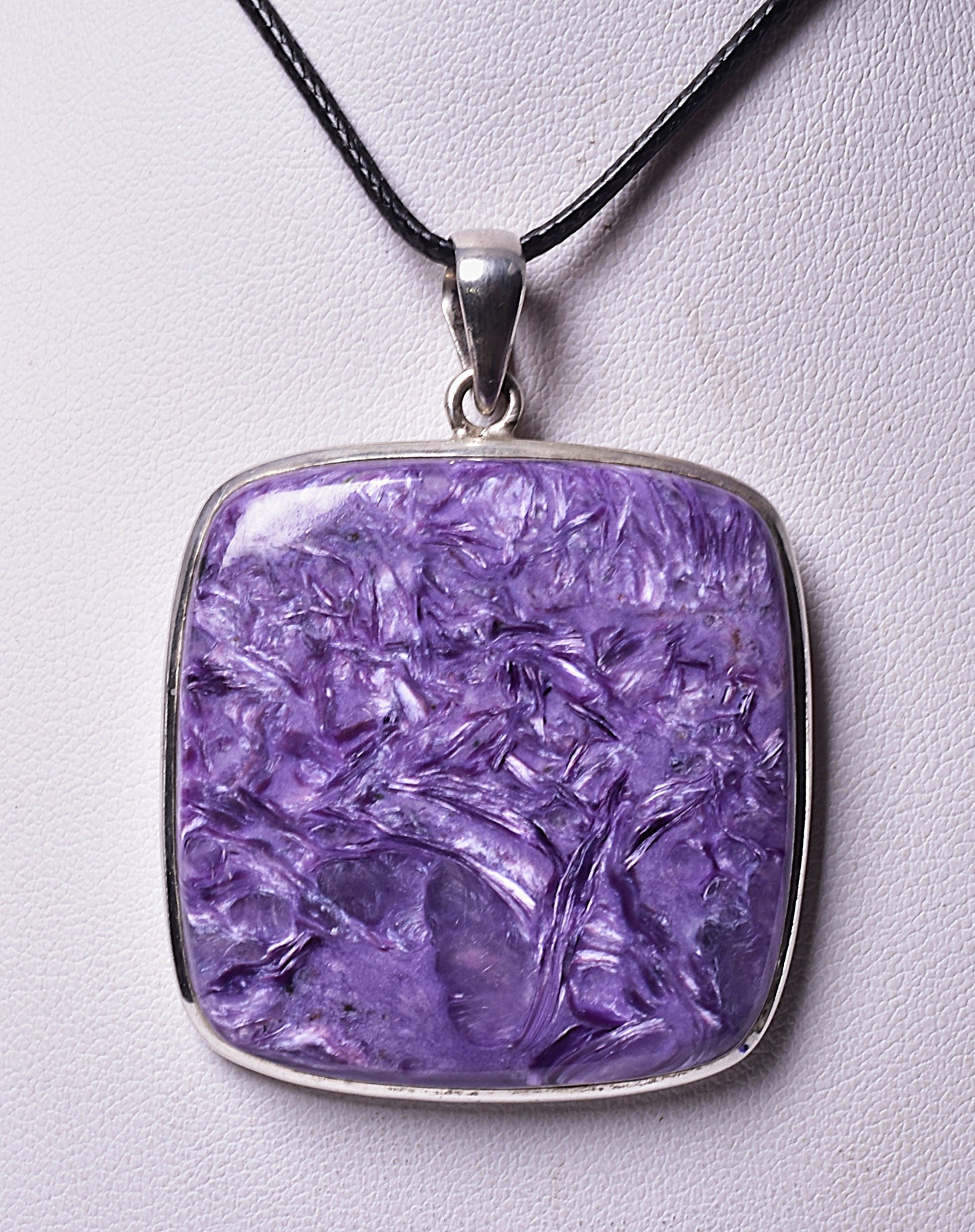 CHARIOTE SILVER PENDANT set in STERLING SILVER J147