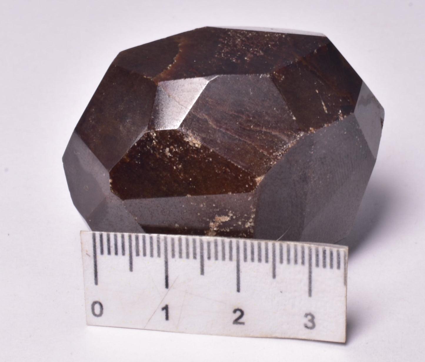 GARNET in NATURAL FORM FROM INDIA P2062