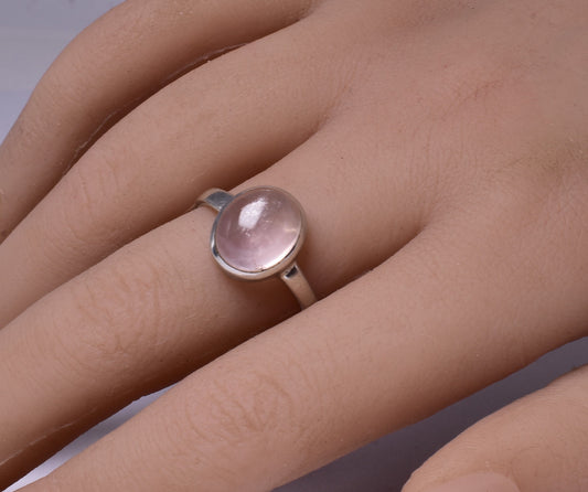 ROSE QUARTZ RING set in  STERLING SILVER, SIZE S/9.5 J197