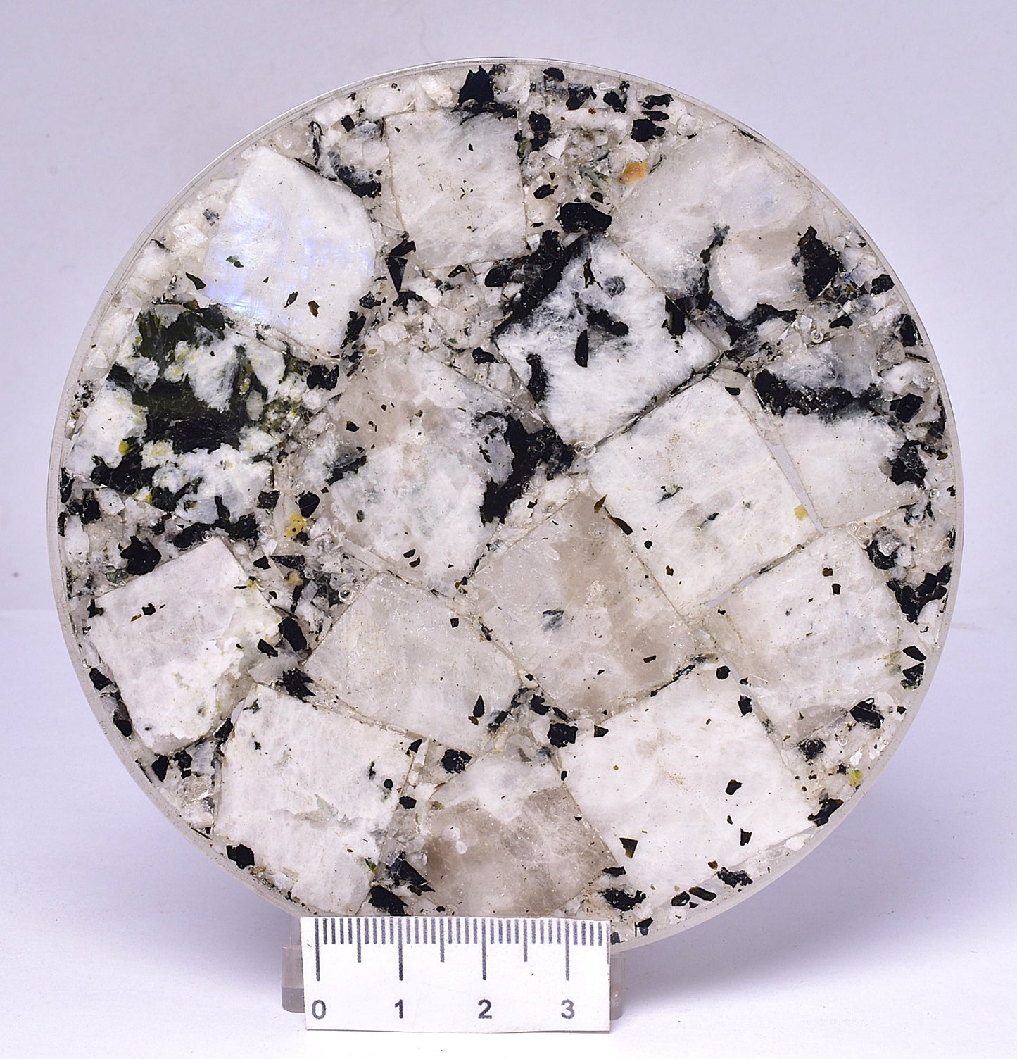 MOONSTONE COASTER IN RESIN P817