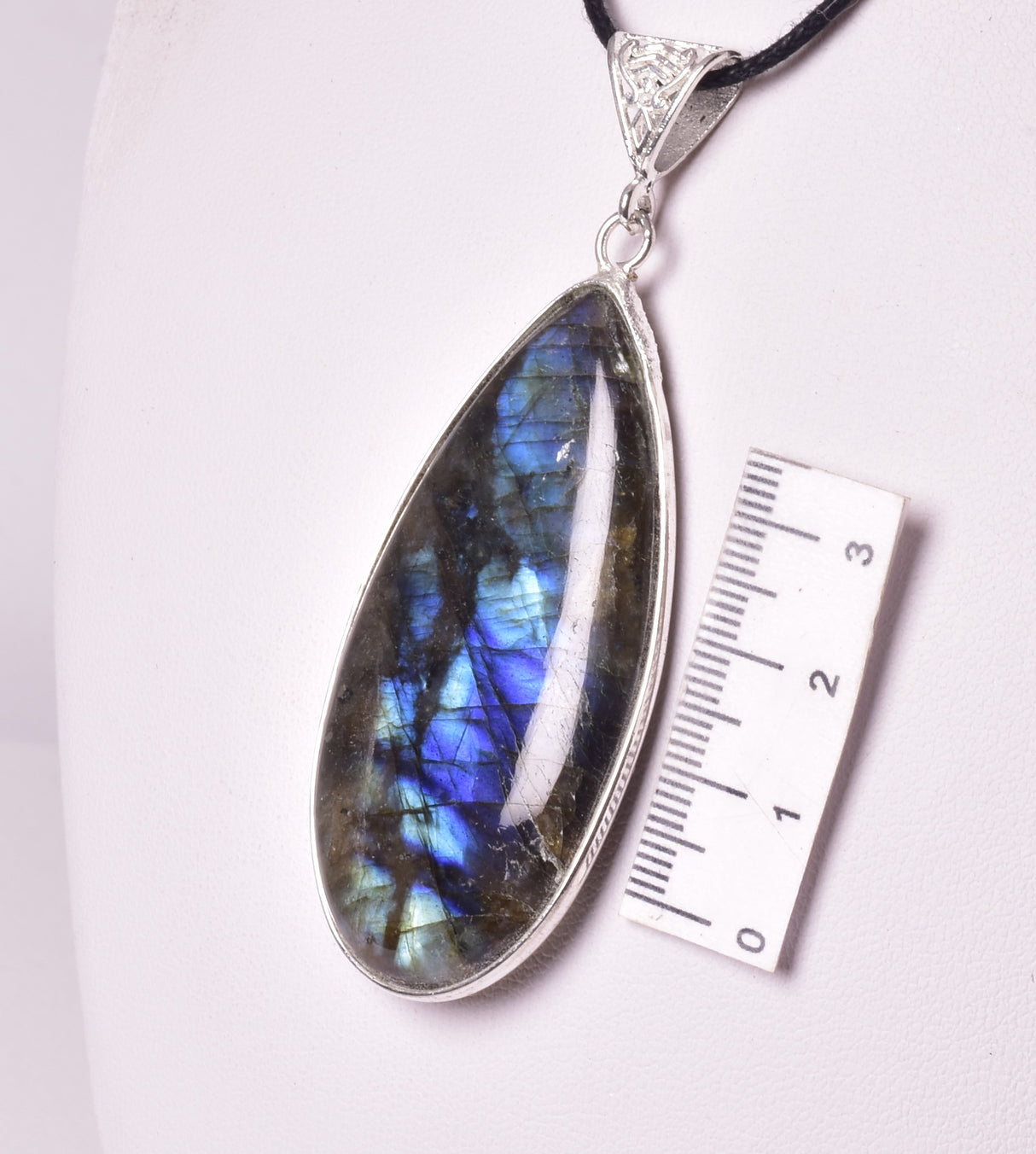 LABRADORITE PENDANT set in STERLING SILVER J48