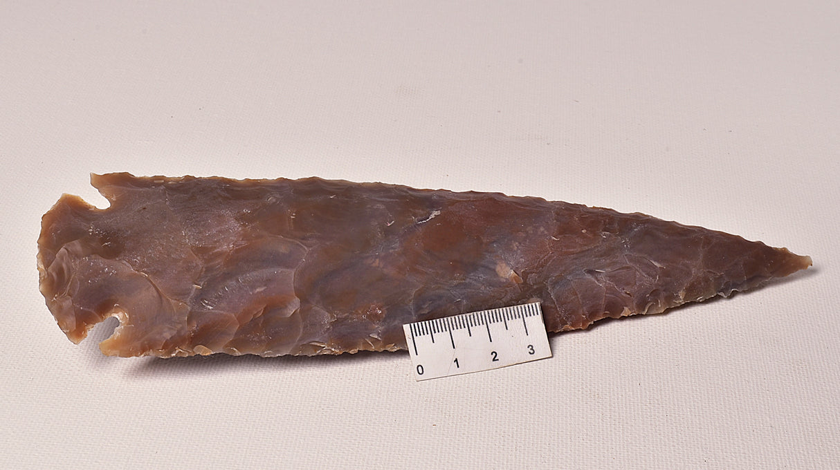 AGATE CARVED ARROW HEAD 19 CM P208