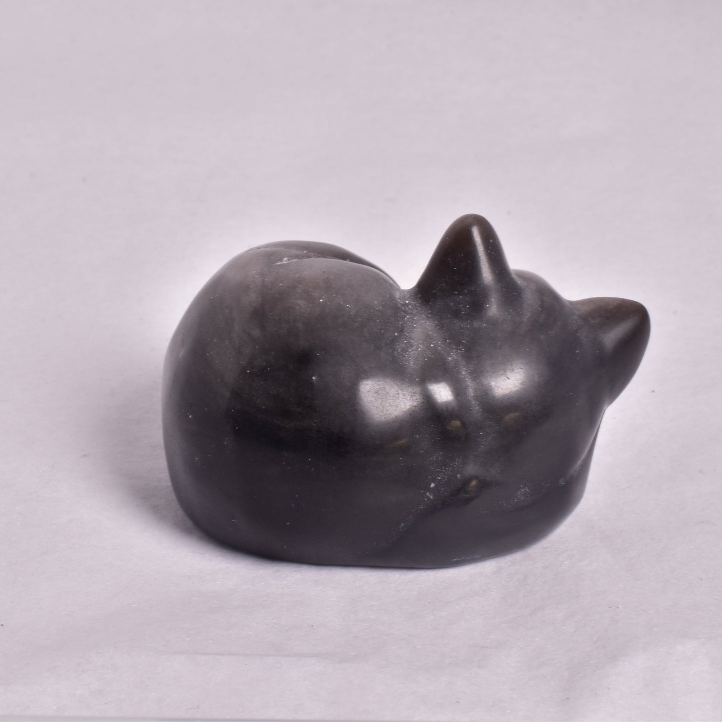 SILVER SHEEN OBSIDIAN SLEEPING CAT CARVING P317