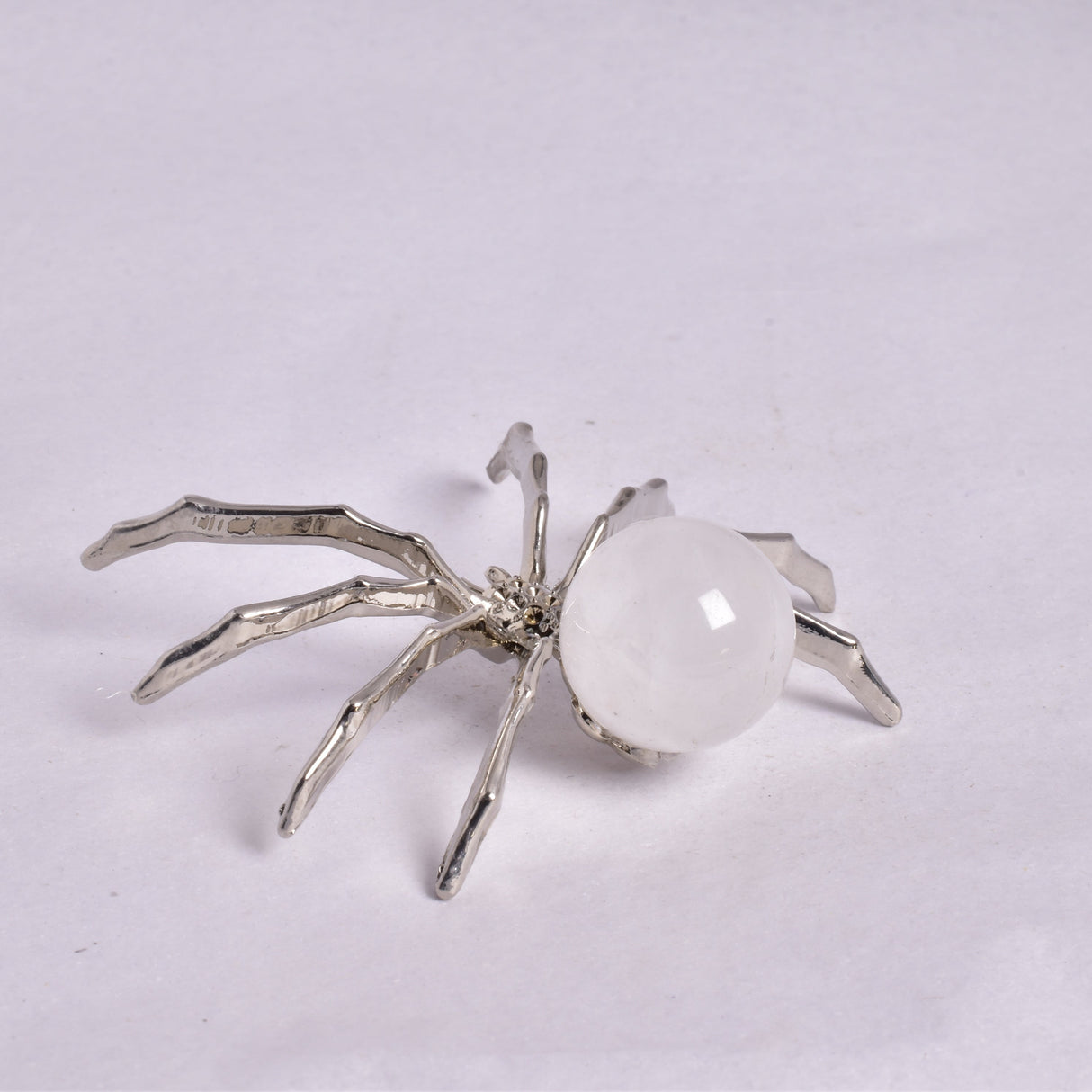 QUARTZ SPHERE ON METAL SPIDER P372