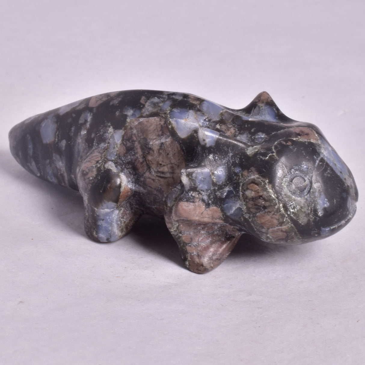 QUE SERA AXOLTL CARVING P1078