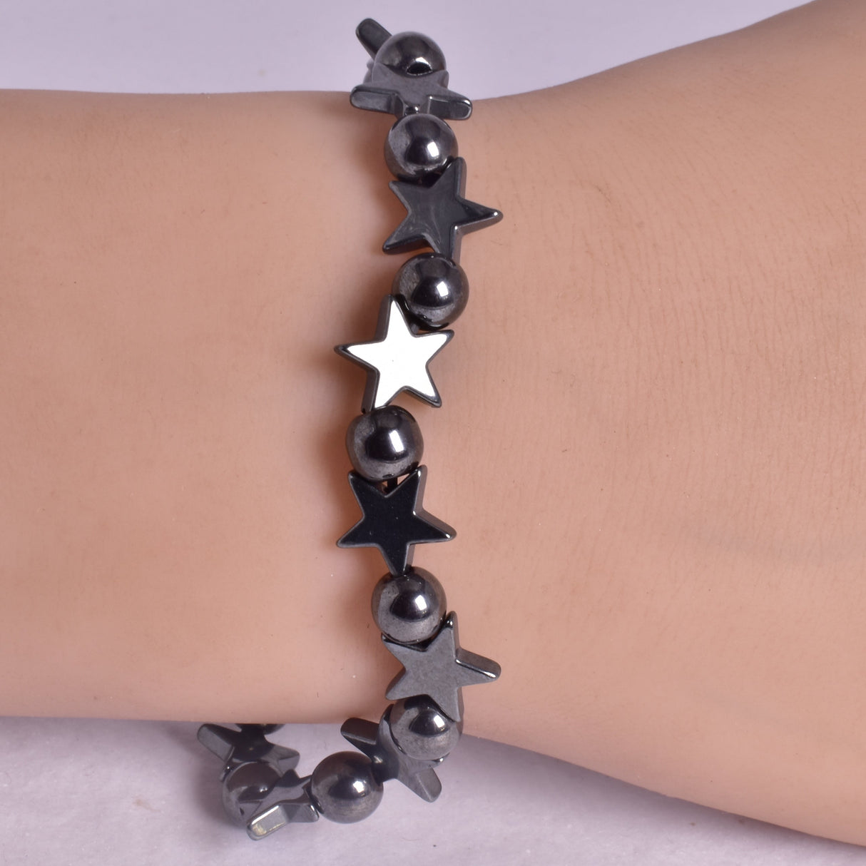 HEMATITE STAR BEADED BRACELET J163