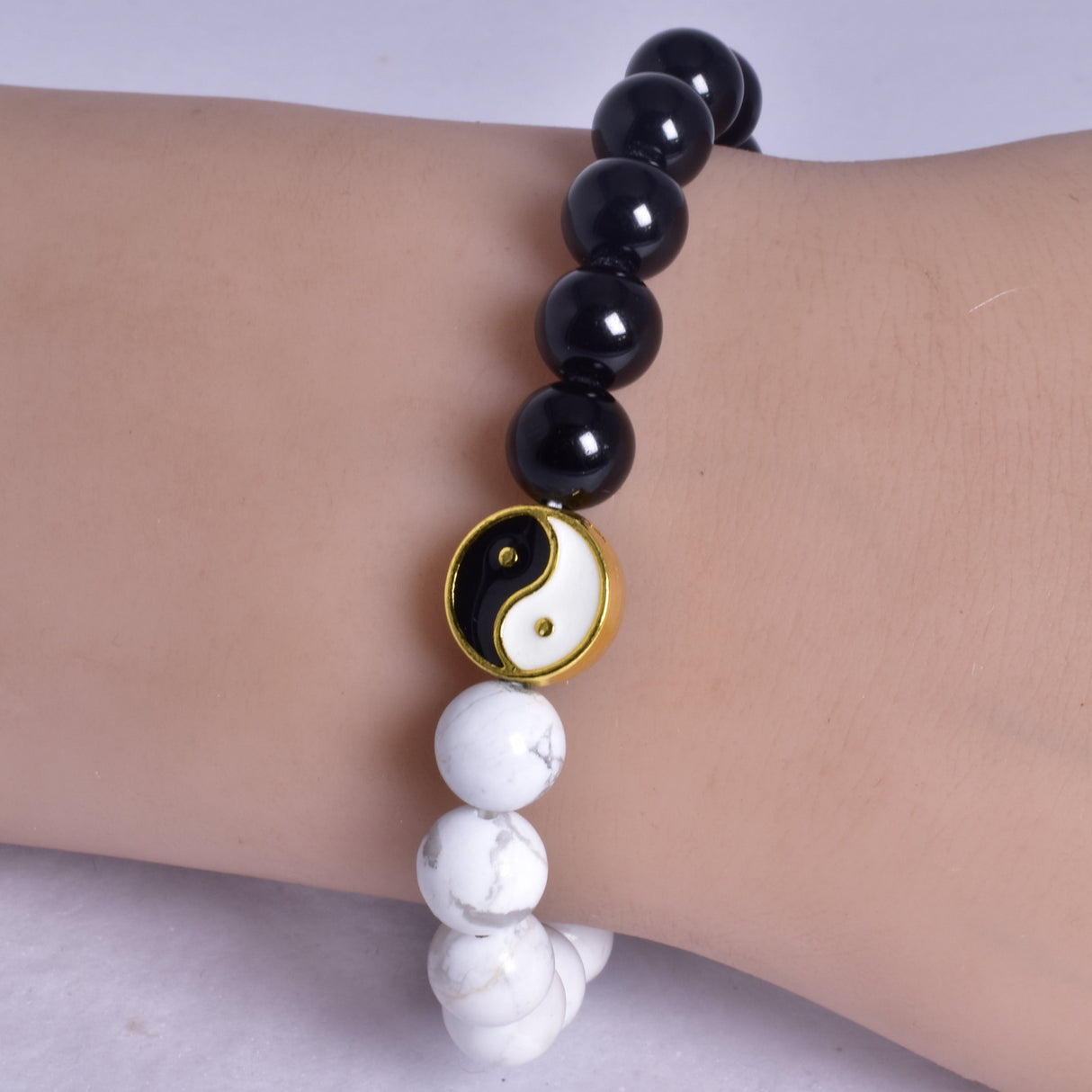 BLACK OBSIDIAN and HOWLITE YIN YANG BEADED BRACELET J173