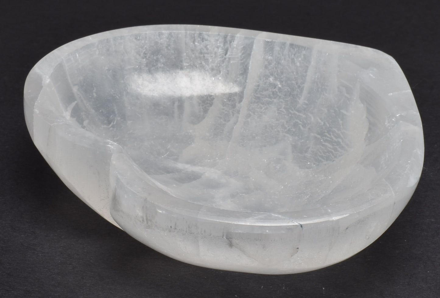 SELENITE HEART SHAPE BOWL 8.5 CM SE2