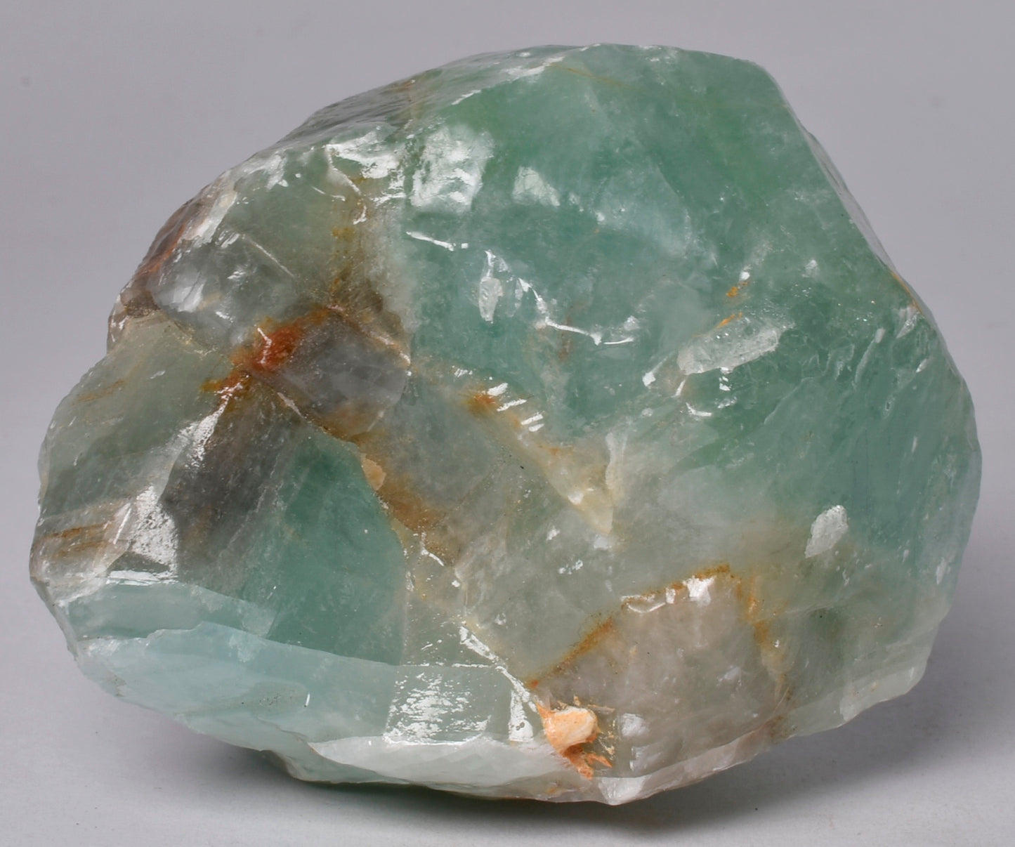 GREEN CALCITE CRYSTAL IN NATURAL FORM P38