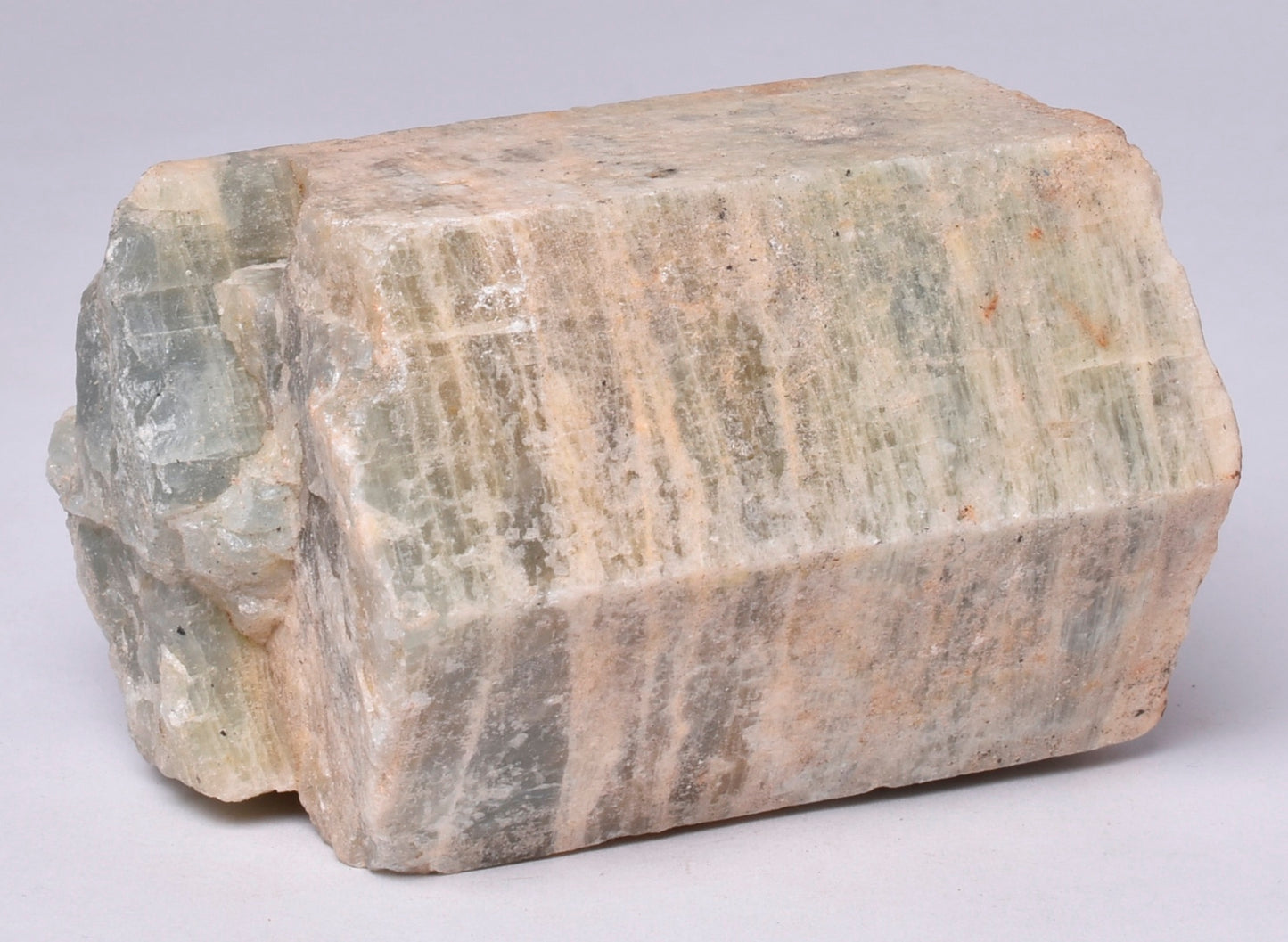 BERYL IN ROUGH NATURAL FORM M18