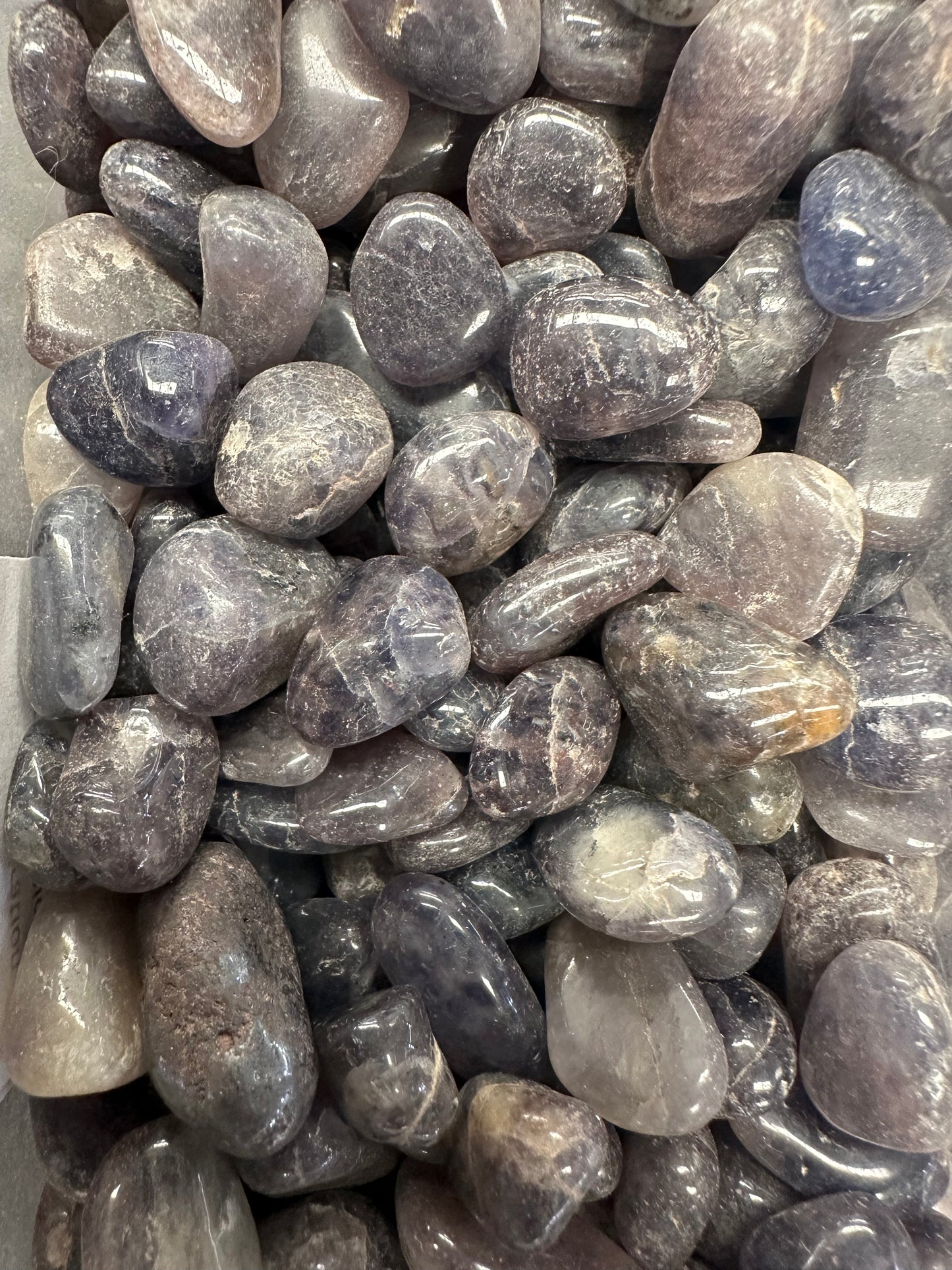IOLITE POLISHED TUMBLE T38