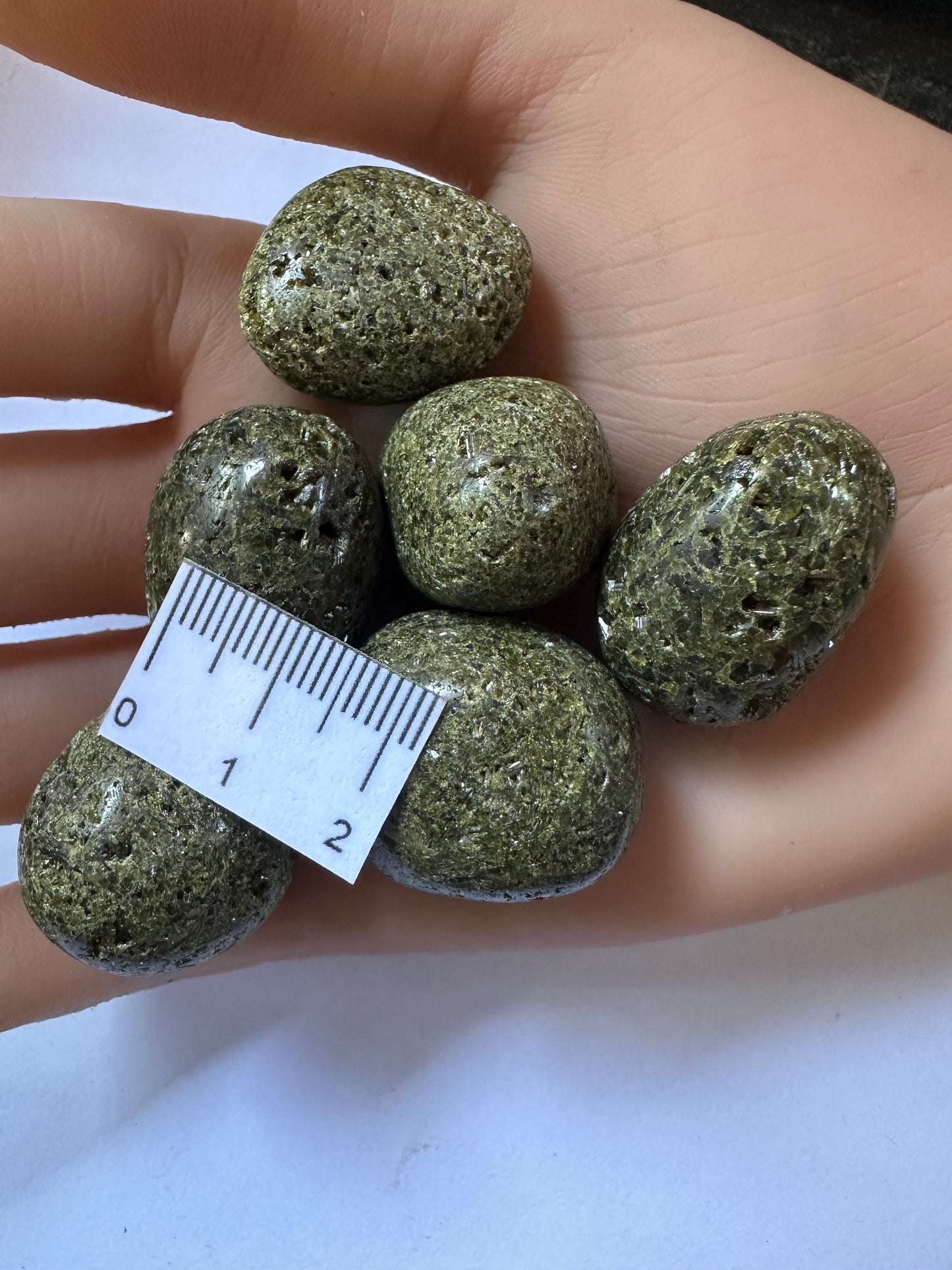 EPIDOTE POLISHED CRYSTAL TUMBLE STONES T48