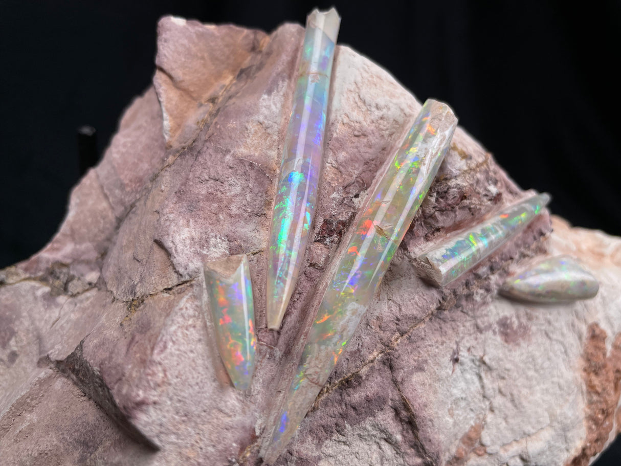 OPAL BELEMNITE FOSSILS IN MATRIX, Australia GOB001