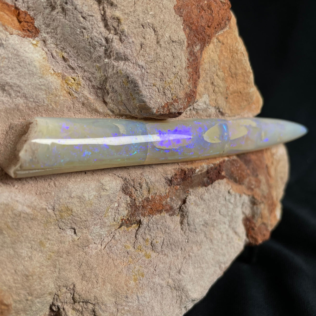 OPAL BELEMNITE FOSSIL IN MATRIX, Lower Cretaceous, Australia GOB008
