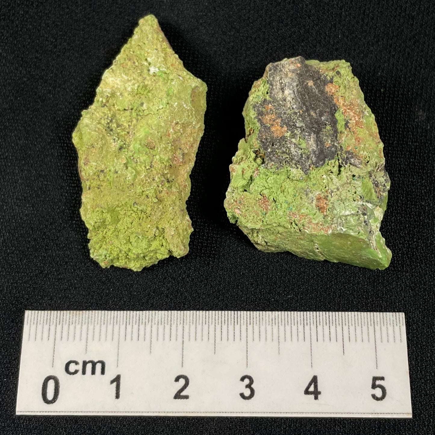 Gaspeite Rough from Australia (2 pieces) XRG007