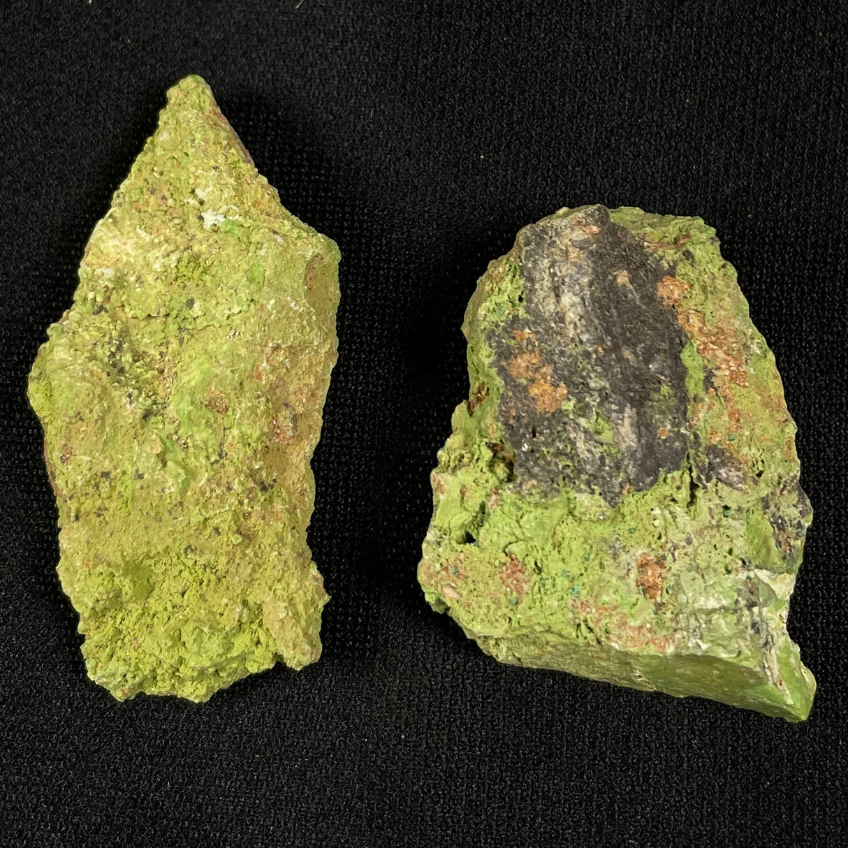 Gaspeite Rough from Australia (2 pieces) XRG007
