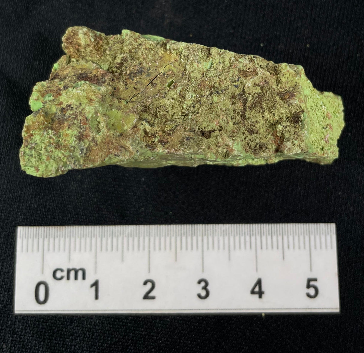 Gaspeite Rough from Australia XRG009