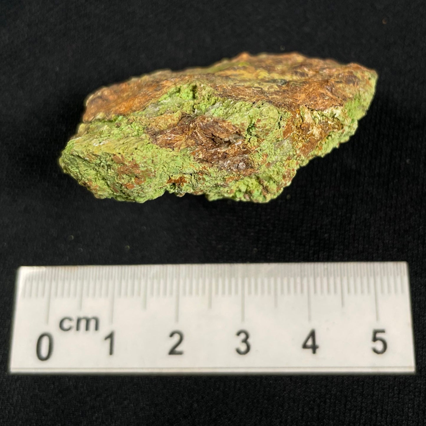 Gaspeite Rough from Australia XRG016