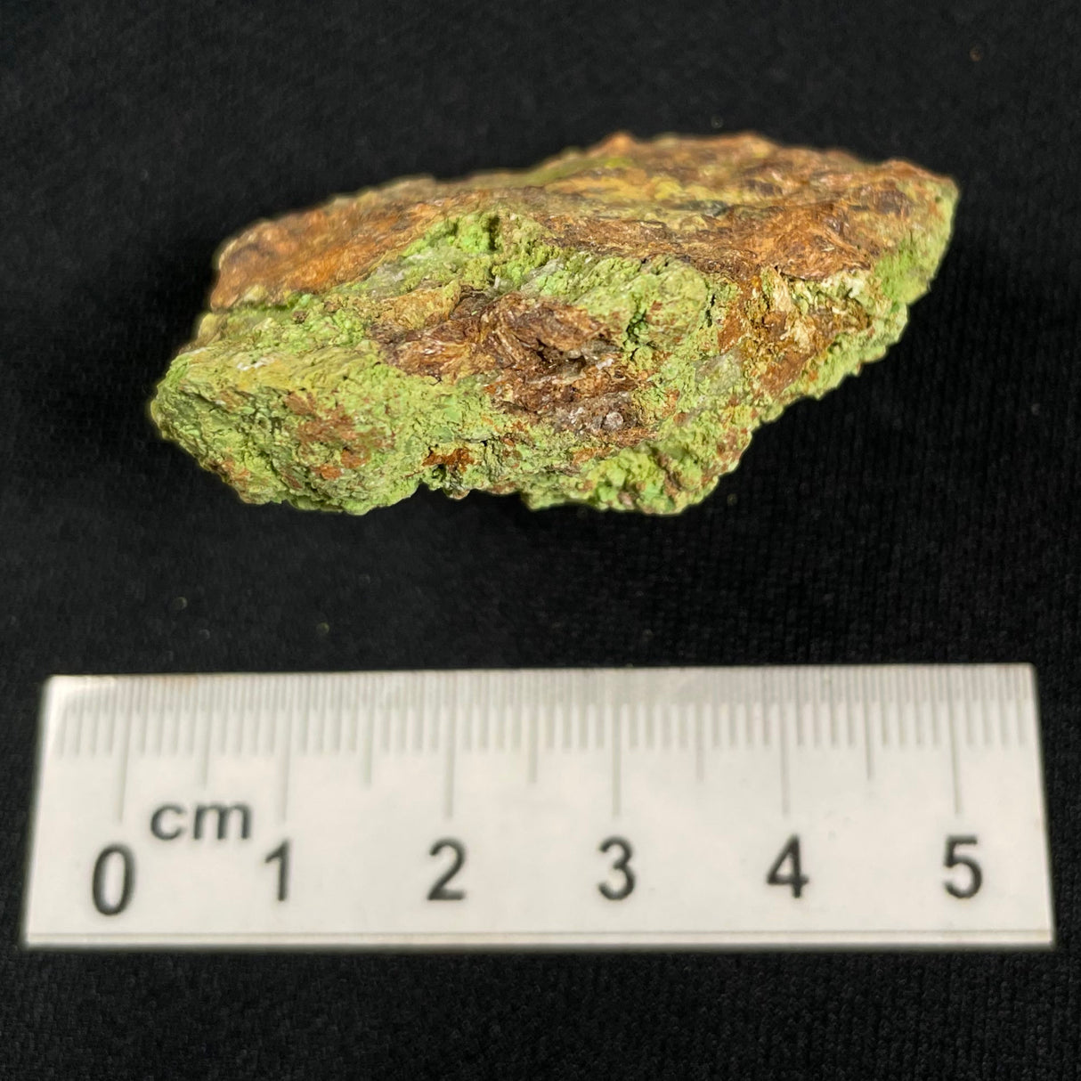 Gaspeite Rough from Australia XRG016