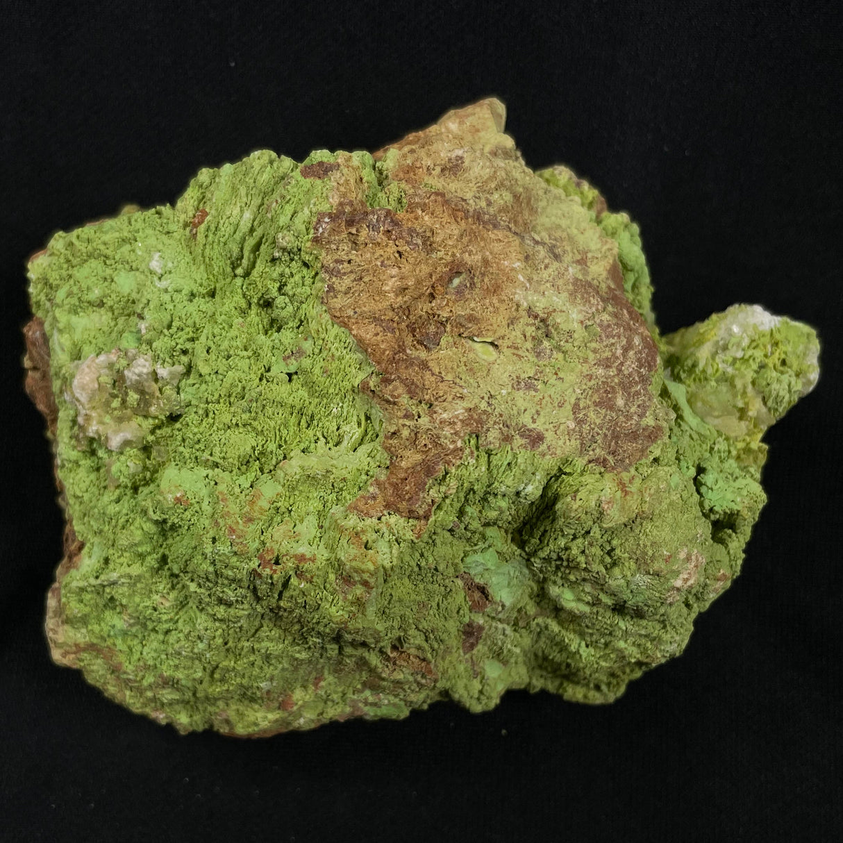 Gaspeite Rough from Australia XRG017