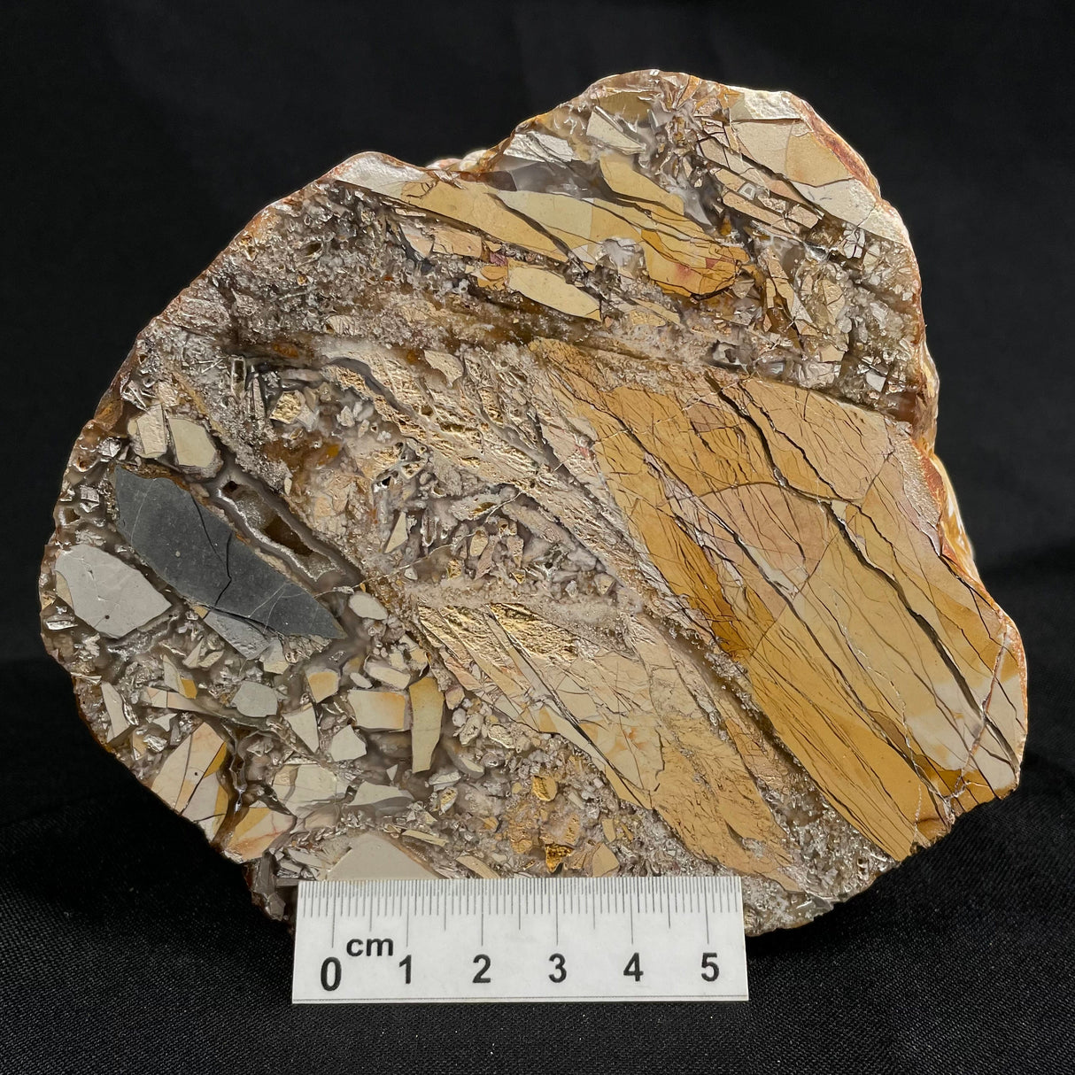BRECCIATED MOOKAITE, Australia YSC007
