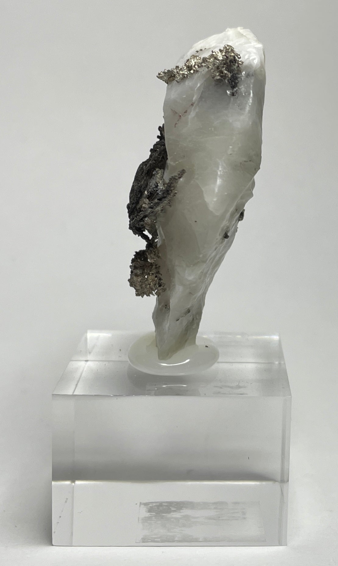 SILVER ON CALCITE, Morocco ISI010