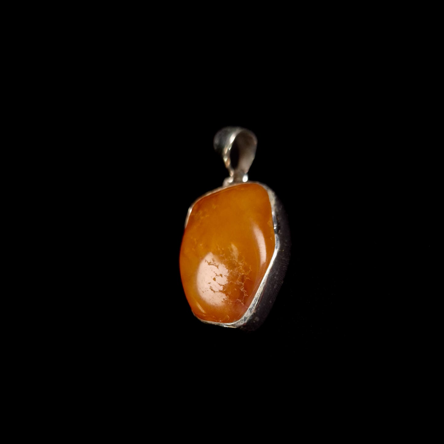 Butterscotch Amber Pendant 3SSBSA3