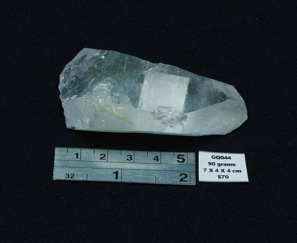 QUARTZ NATURAL CRYSTAL POINT GQ044