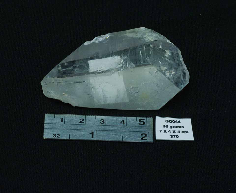 QUARTZ NATURAL CRYSTAL POINT GQ044