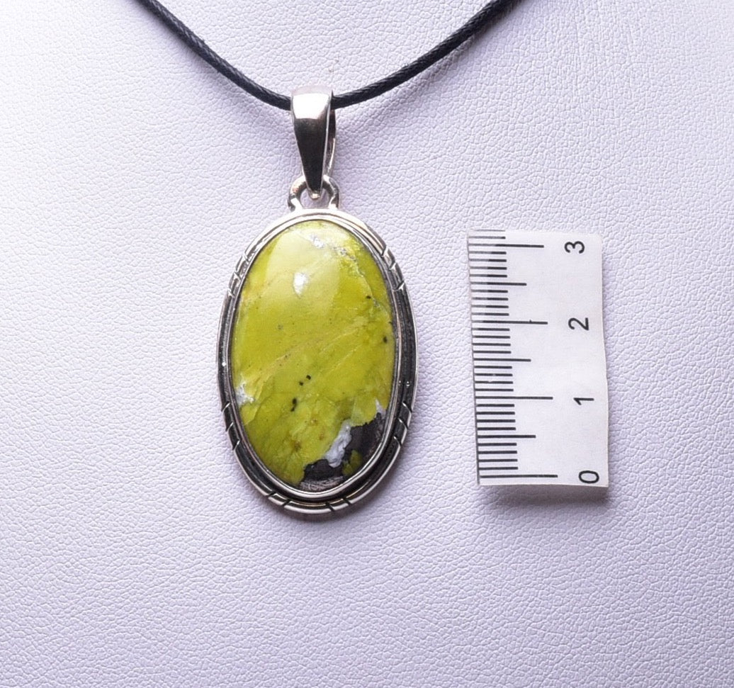 LIZARDITE PENDANT set in Sterling Silver J39
