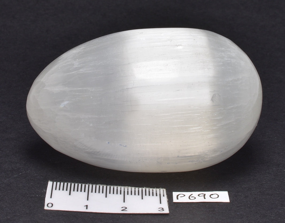SELENITE EGG 6.5 cm SE10