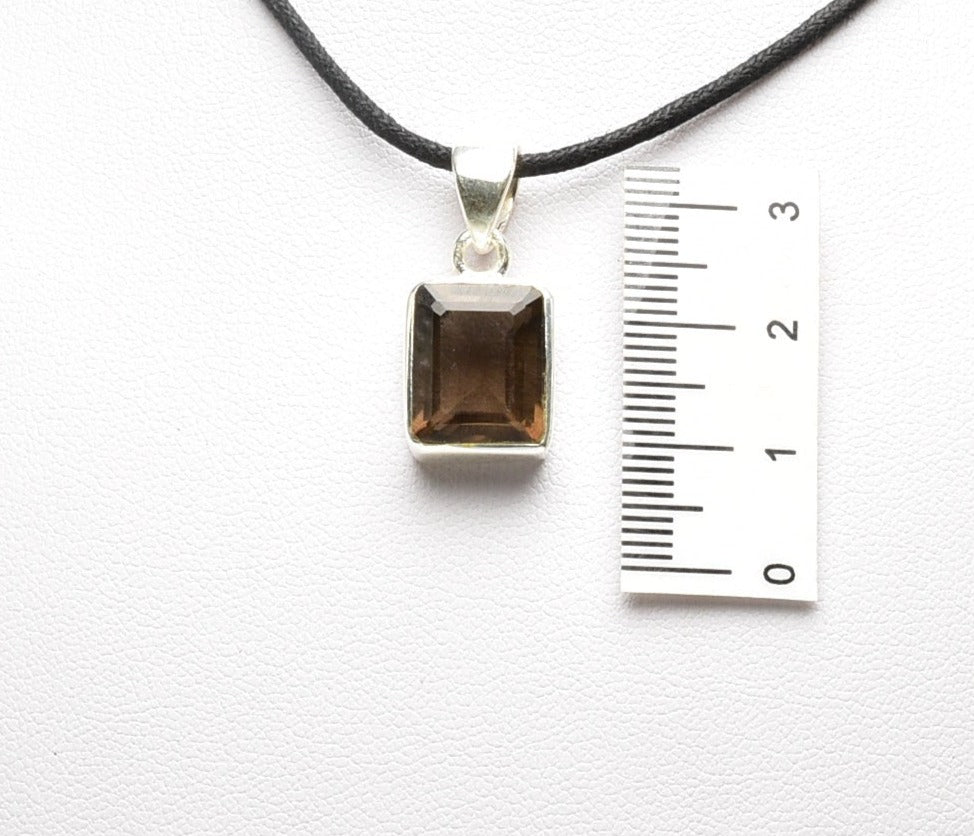 SMOKY QUARTZ CRYSTAL PENDANT J54