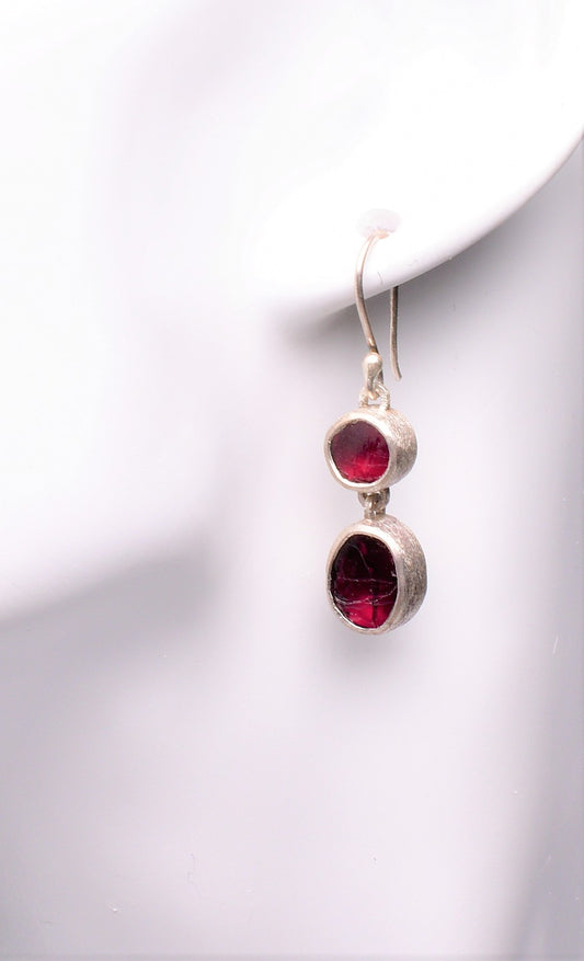 GARNET EARRINGS set in STERLING SILVER J134