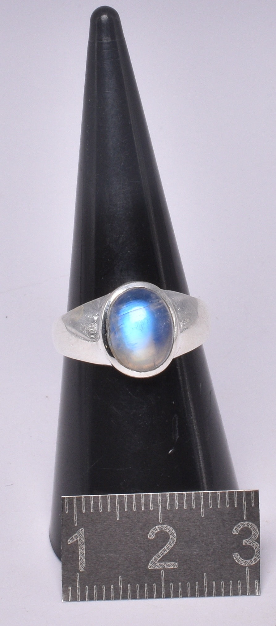 MOONSTONE RING set in STERLING SILVER, SIZE M/6.5 J203