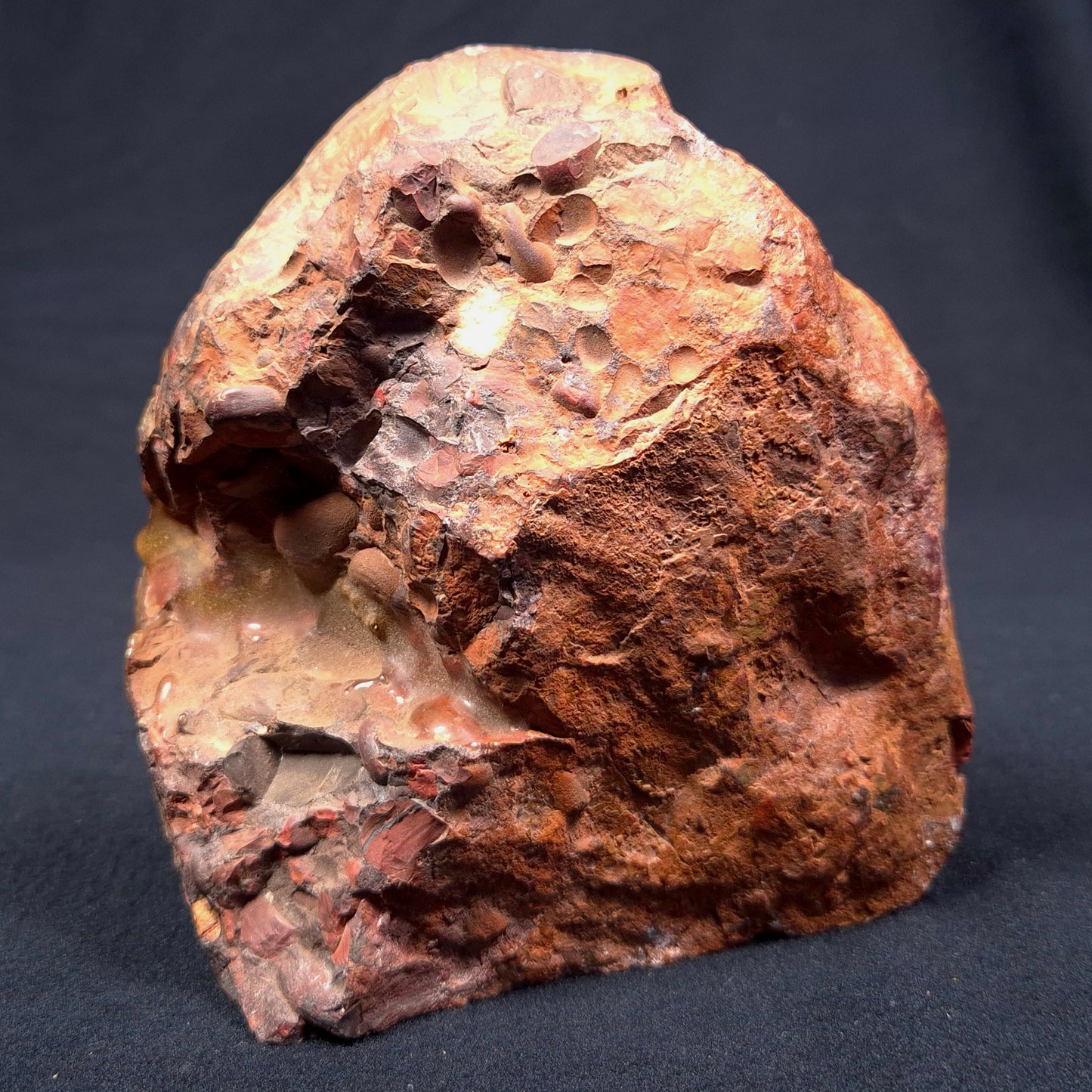 CONGLOMERATE HEMATITE AND JASPER, Australia ZCG001