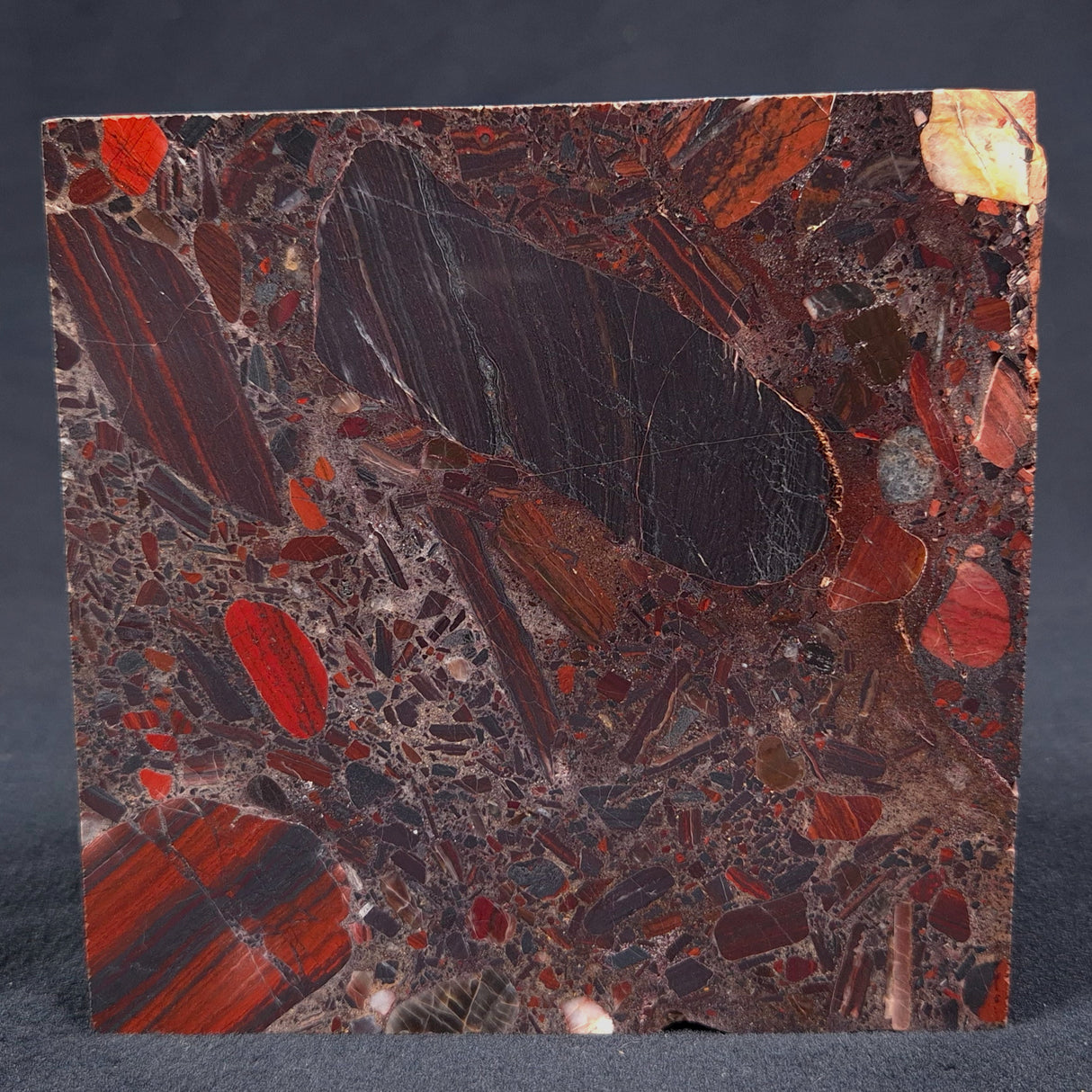 CONGLOMERATE HEMATITE AND JASPER, Australia ZCG002