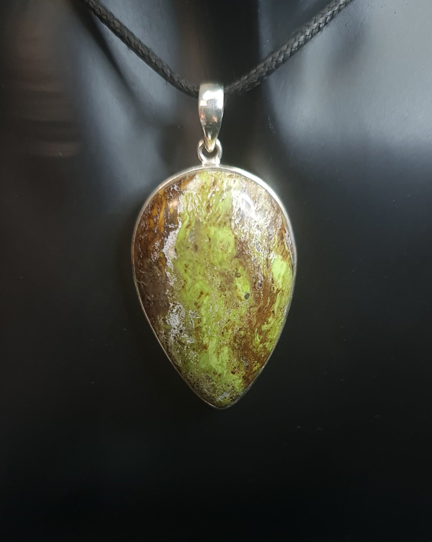 Gaspeite Pendant 3SSGAS2