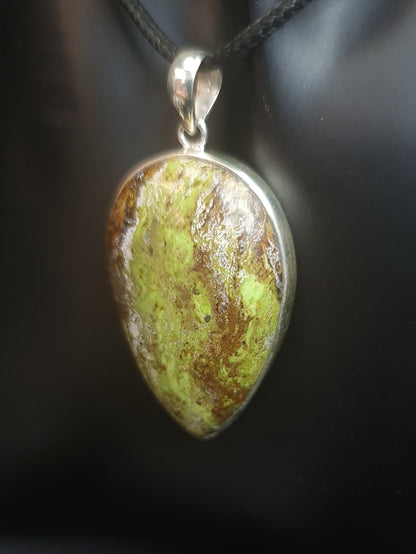 Gaspeite Pendant 3SSGAS2